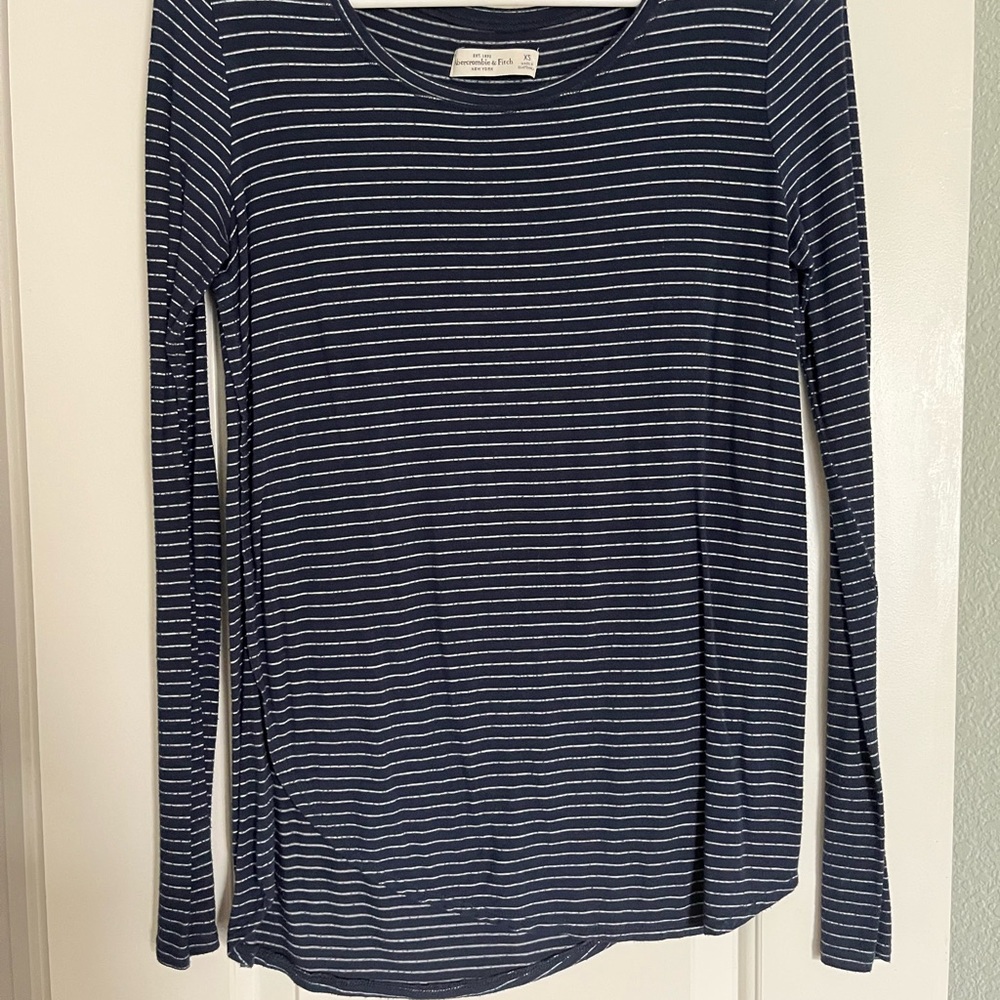 Abercrombie & Fitch blue and white striped long sleeve top size XS